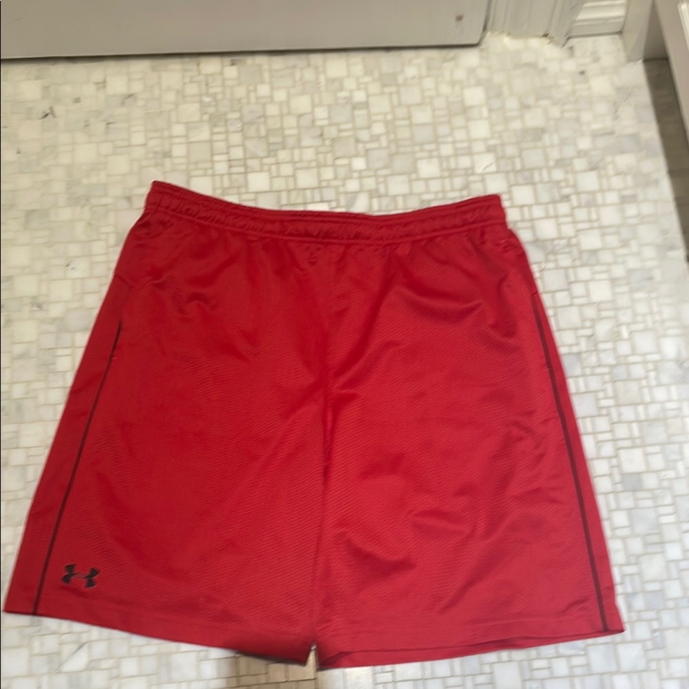 Under Armour Men's Red Athletic Shorts CB